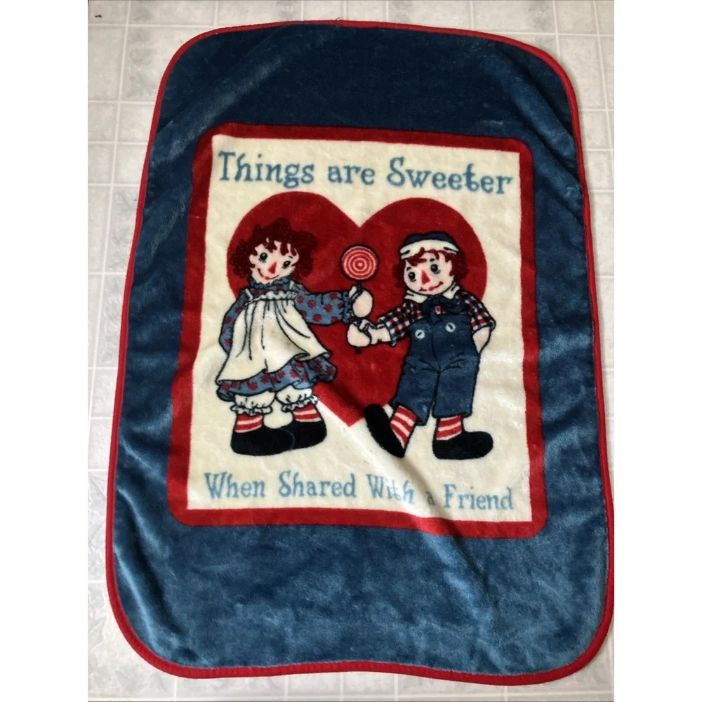 Vintage Raggedy Ann and Andy Plush Blanket 30